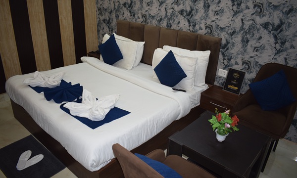Super Deluxe Room Image 7