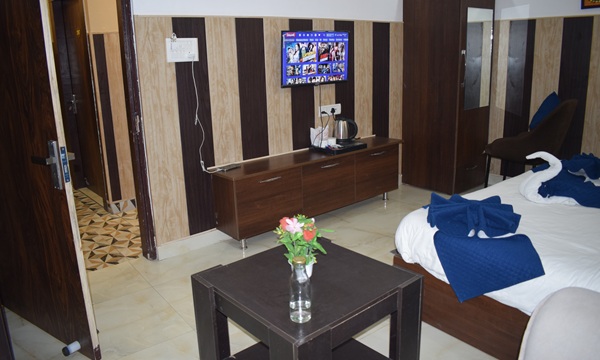 Suit Room Image 2