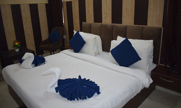 Deluxe Room Image 6